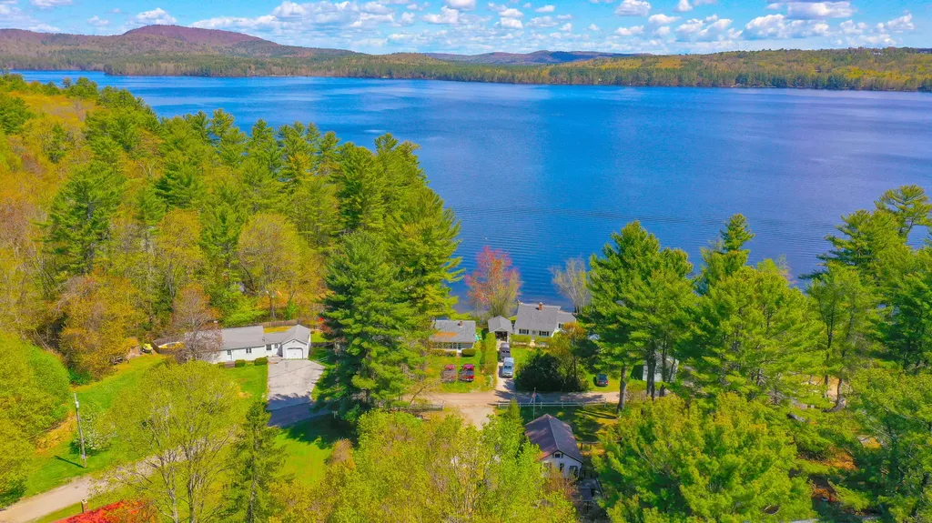11 Boulder Road Raymond ME 04071