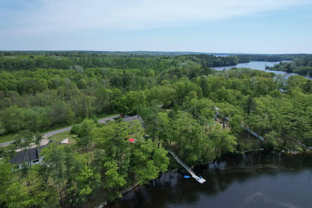 11 Densmore Lane Dresden ME 04342