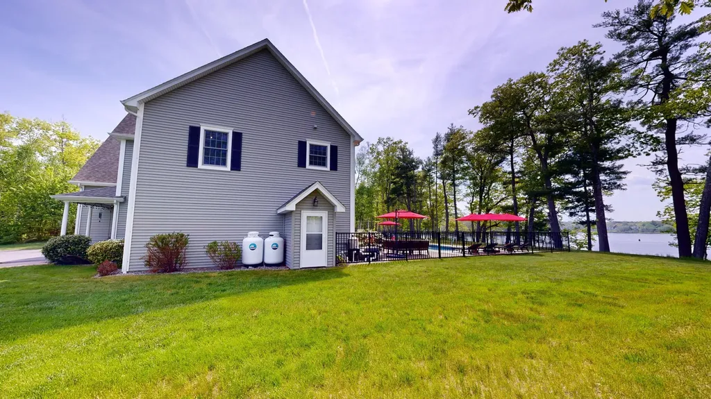 11 Densmore Lane Dresden ME 04342