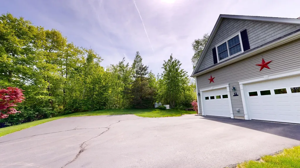11 Densmore Lane Dresden ME 04342