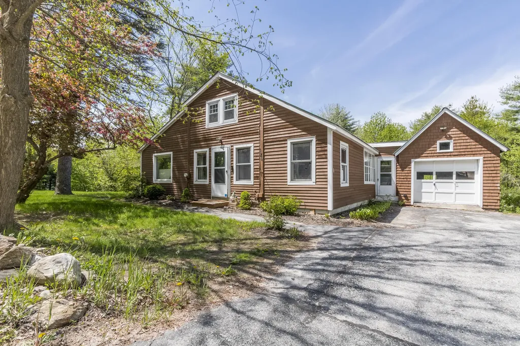 124 Falmouth Road Windham ME 04062