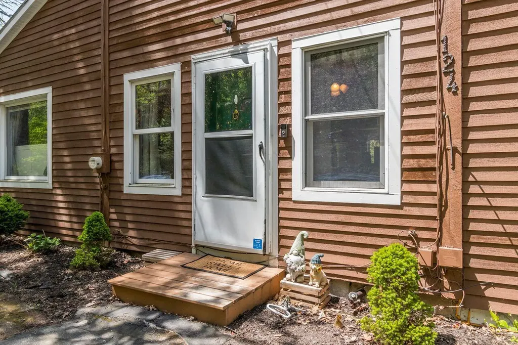 124 Falmouth Road Windham ME 04062