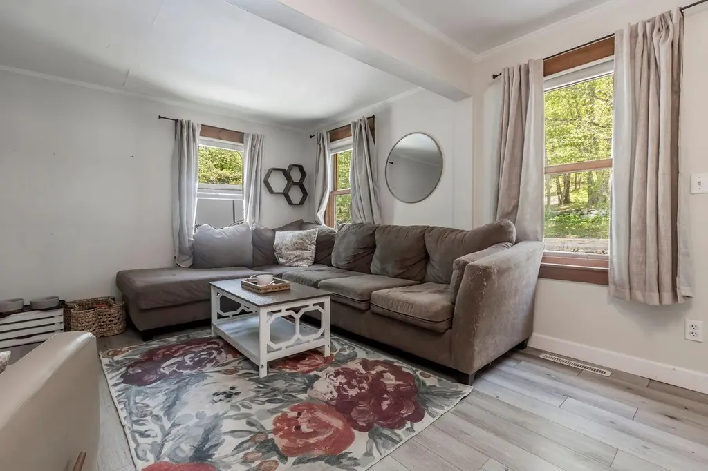 124 Falmouth Road Windham ME 04062
