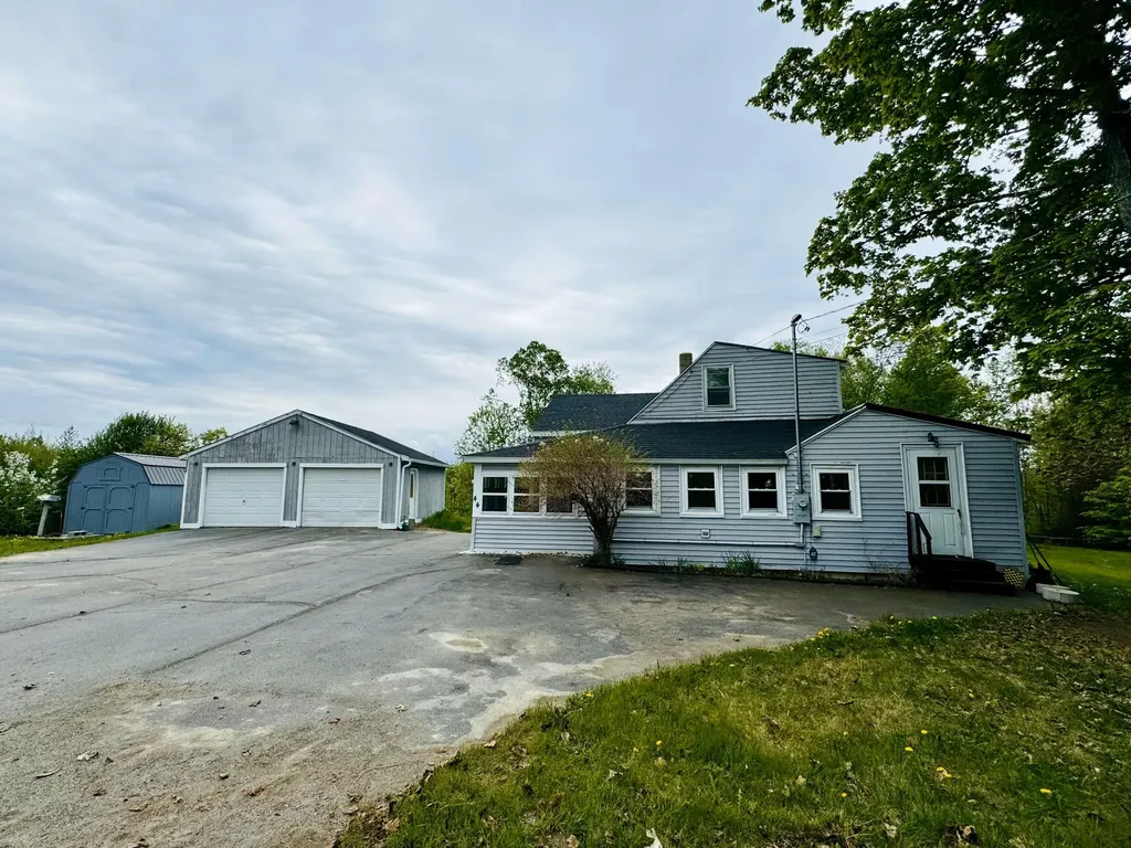 44 Lasselle Road Burnham ME 04922