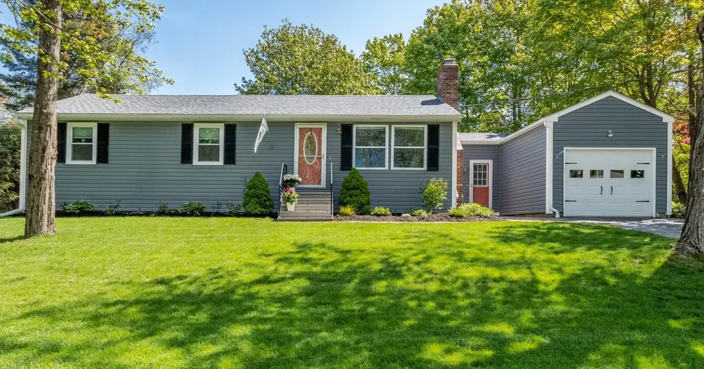 5 Mcauley Road Cape Elizabeth ME 04107