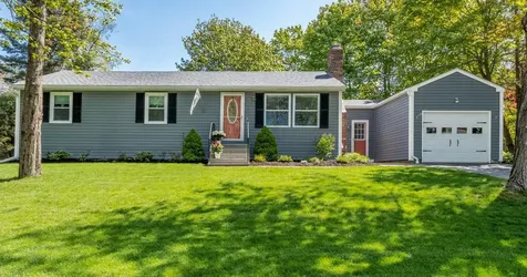 5 Mcauley Road Cape Elizabeth ME 04107