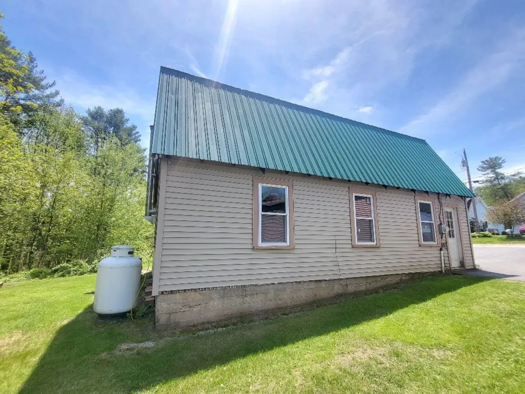 22 Thompson Street Wilton ME 04294