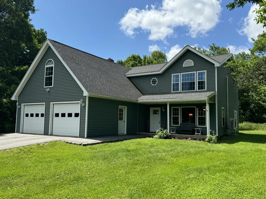 25 Garys Drive Gardiner ME 04345