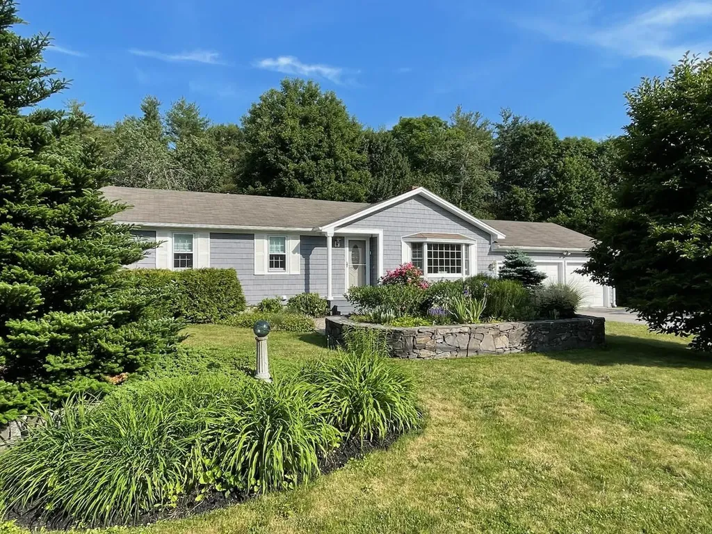 34 Hillview Avenue Saco ME 04072
