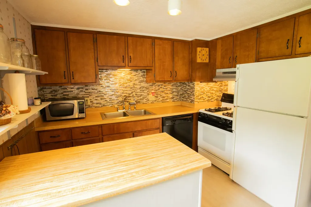 635 Dow Road Orrington ME 04474