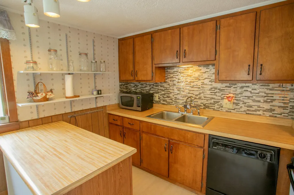 635 Dow Road Orrington ME 04474