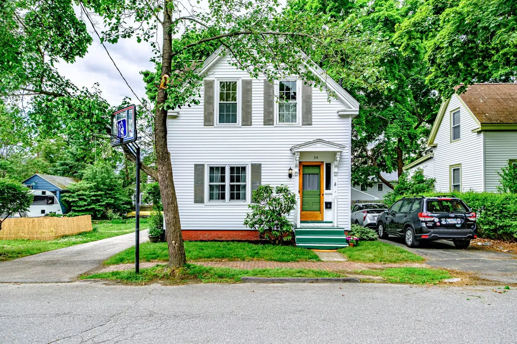 34 Leonard Street Portland ME 04103