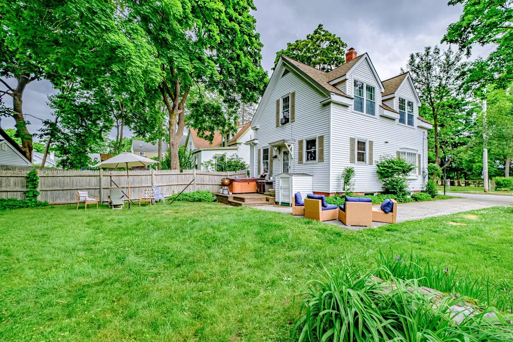 34 Leonard Street Portland ME 04103