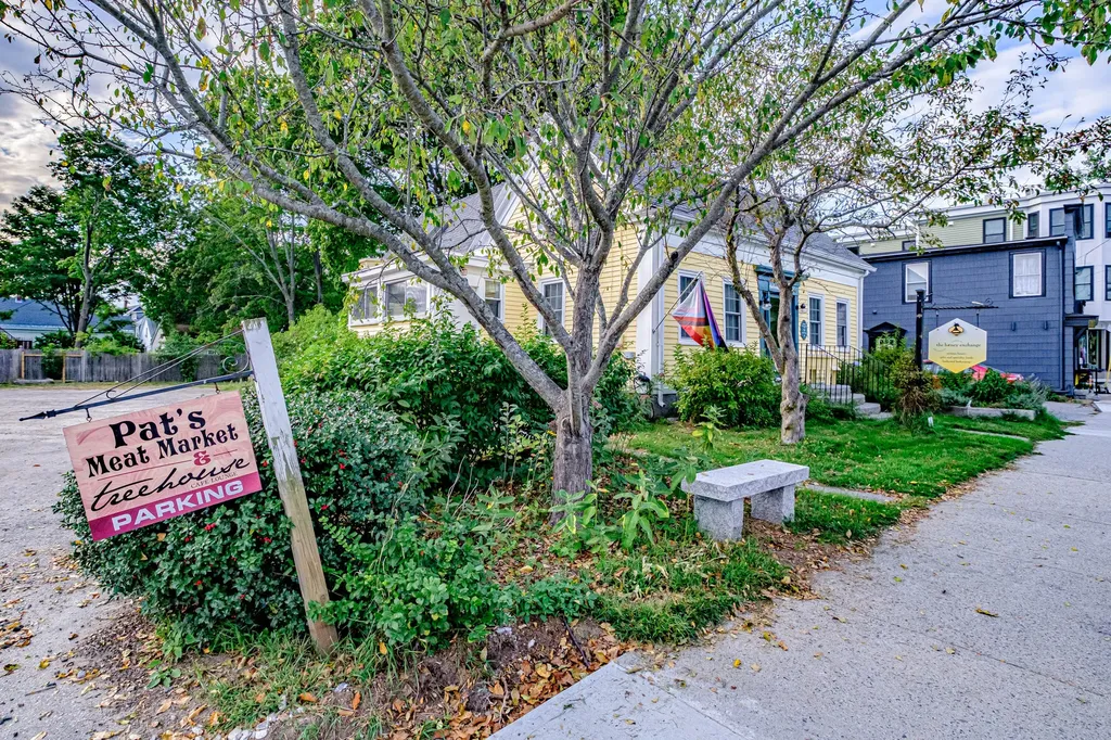 34 Leonard Street Portland ME 04103
