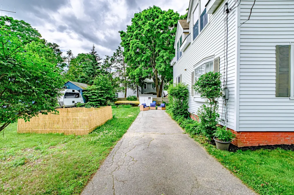 34 Leonard Street Portland ME 04103