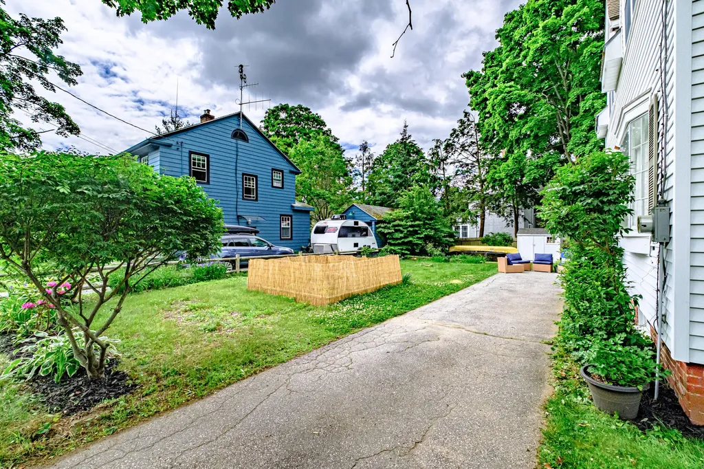 34 Leonard Street Portland ME 04103
