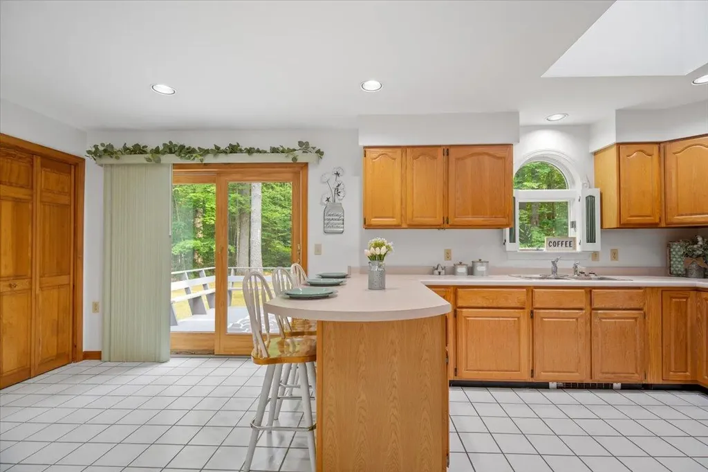 259 Rabbit Valley Road Oxford ME 04270