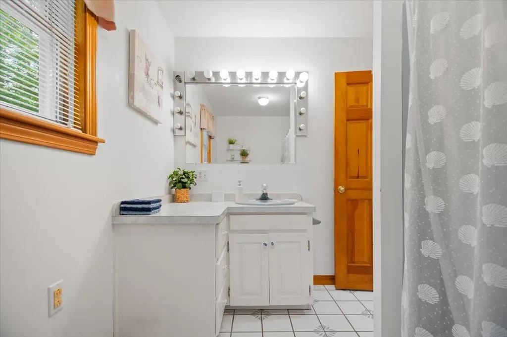 259 Rabbit Valley Road Oxford ME 04270