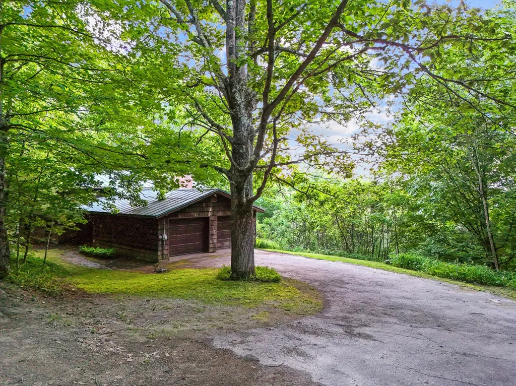 221 Pease Hill Road Monmouth ME 04259
