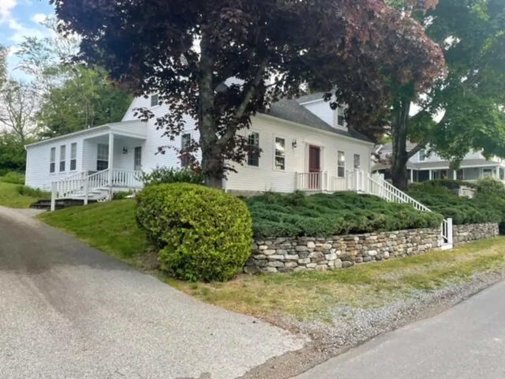 192 Perkins Street Castine ME 04421