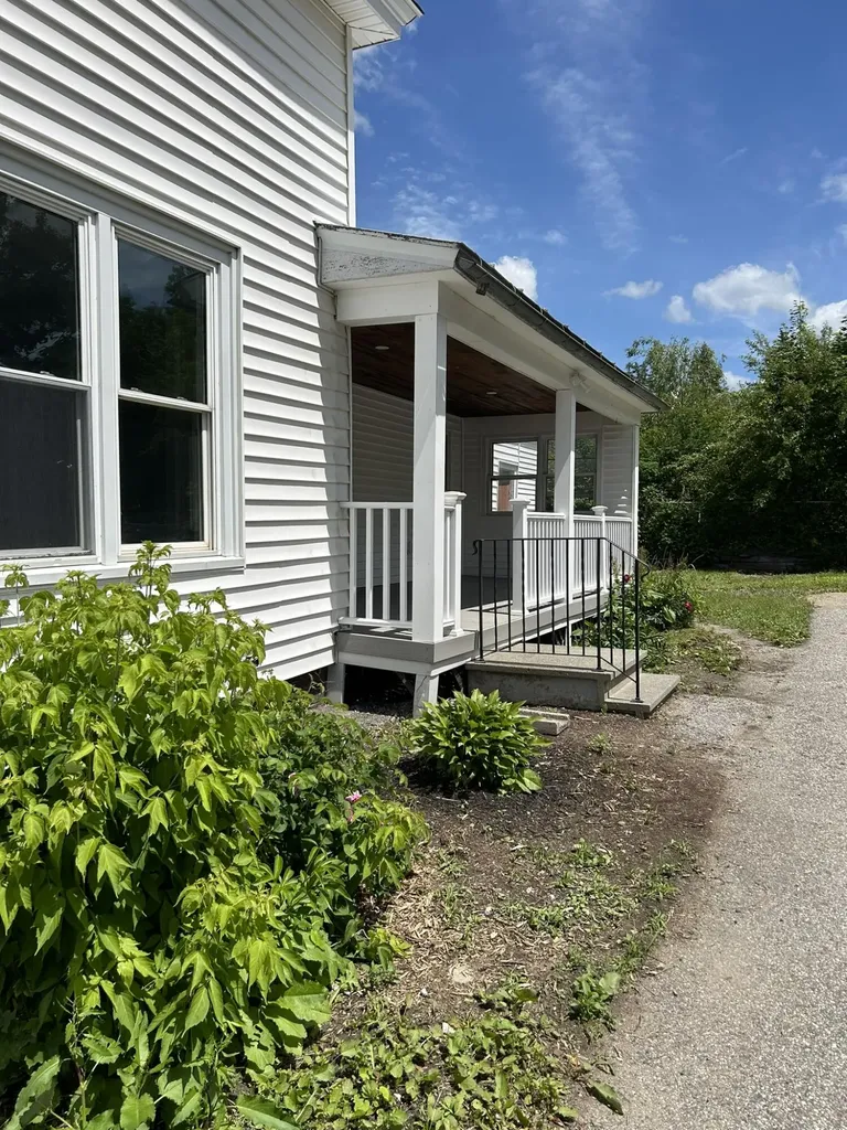 213 Oak Street Lewiston ME 04240