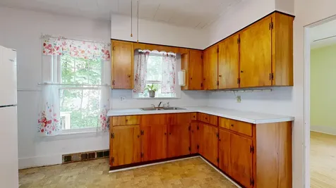 125 Lake Street Auburn ME 04210