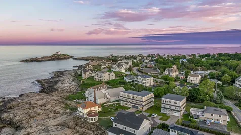 7 Nubble Point York ME 03909