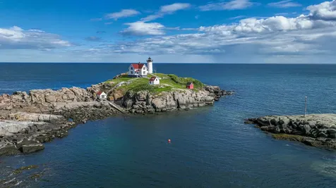 7 Nubble Point York ME 03909