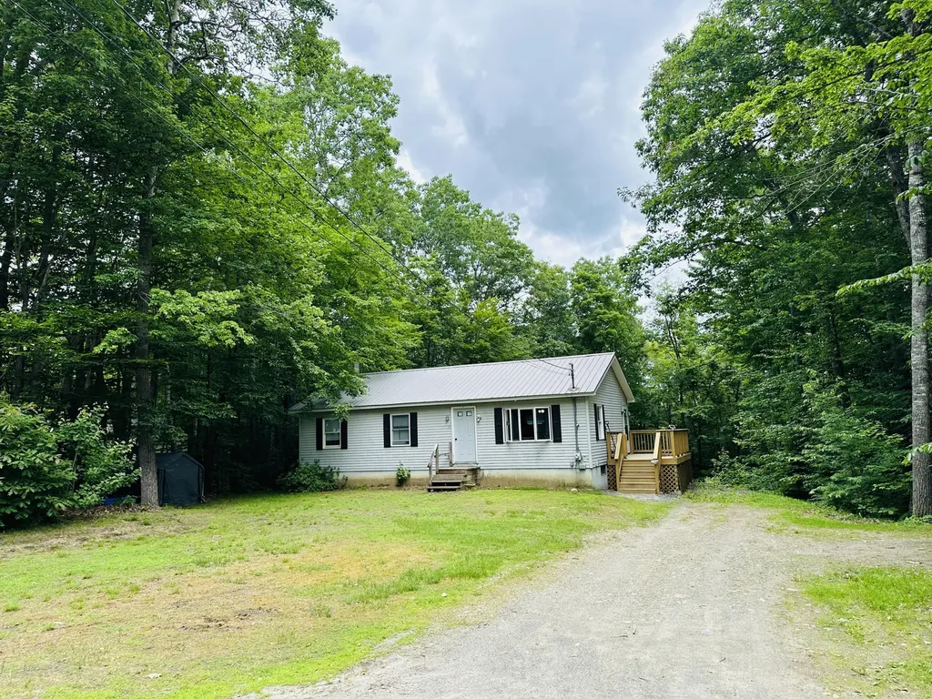 109 Hanscom Road Benton ME 04901