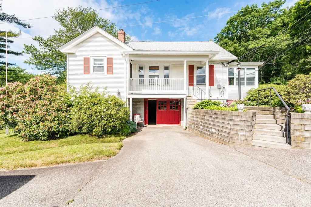 169 Old Road Eliot ME 03903