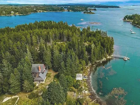 272 Green Island Vinalhaven ME 04863