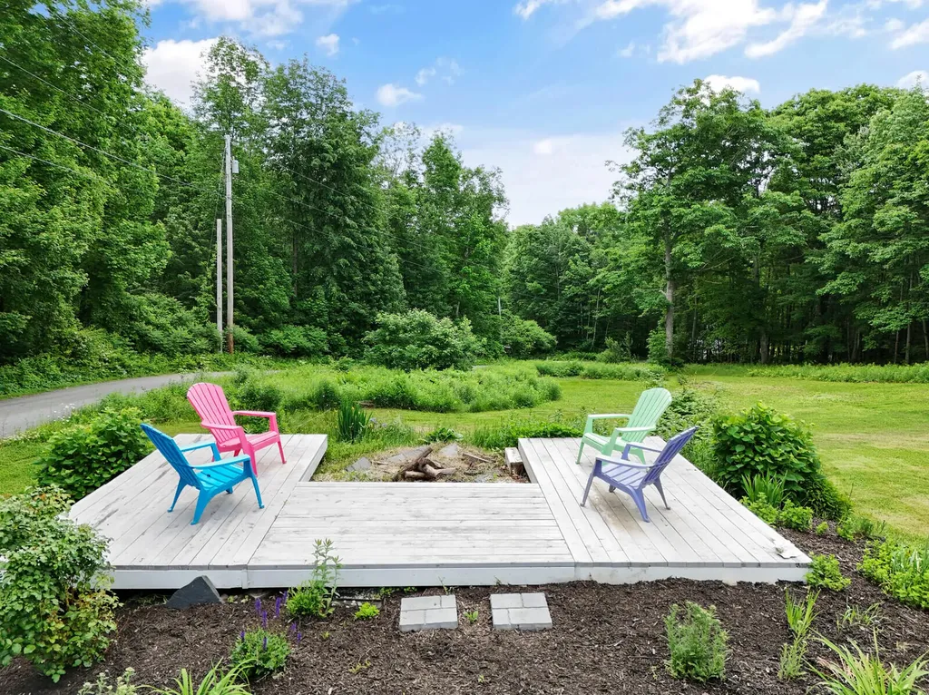 520 Bay Road Bowdoinham ME 04008