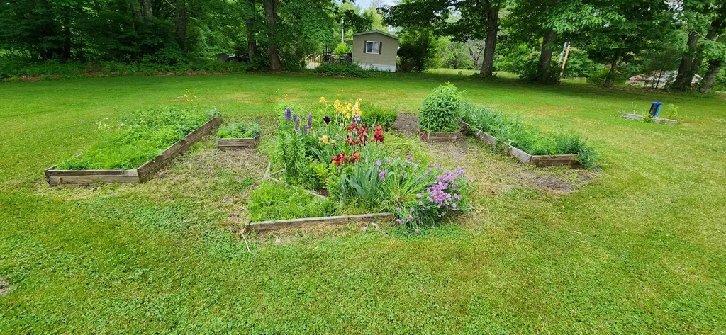 520 Bay Road Bowdoinham ME 04008
