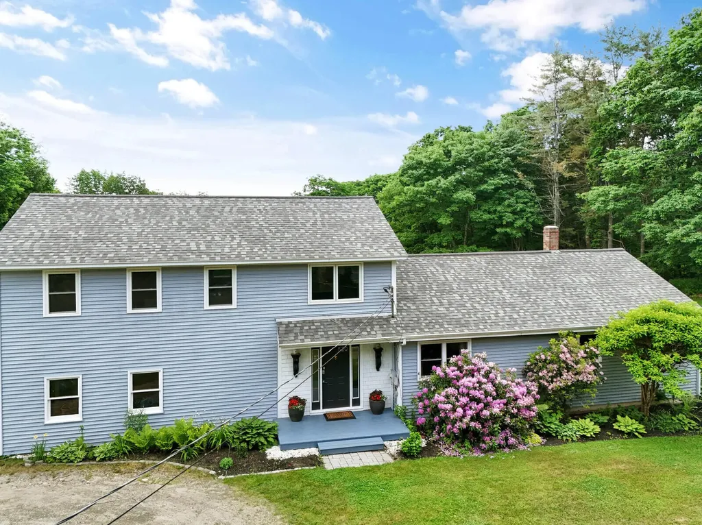 520 Bay Road Bowdoinham ME 04008