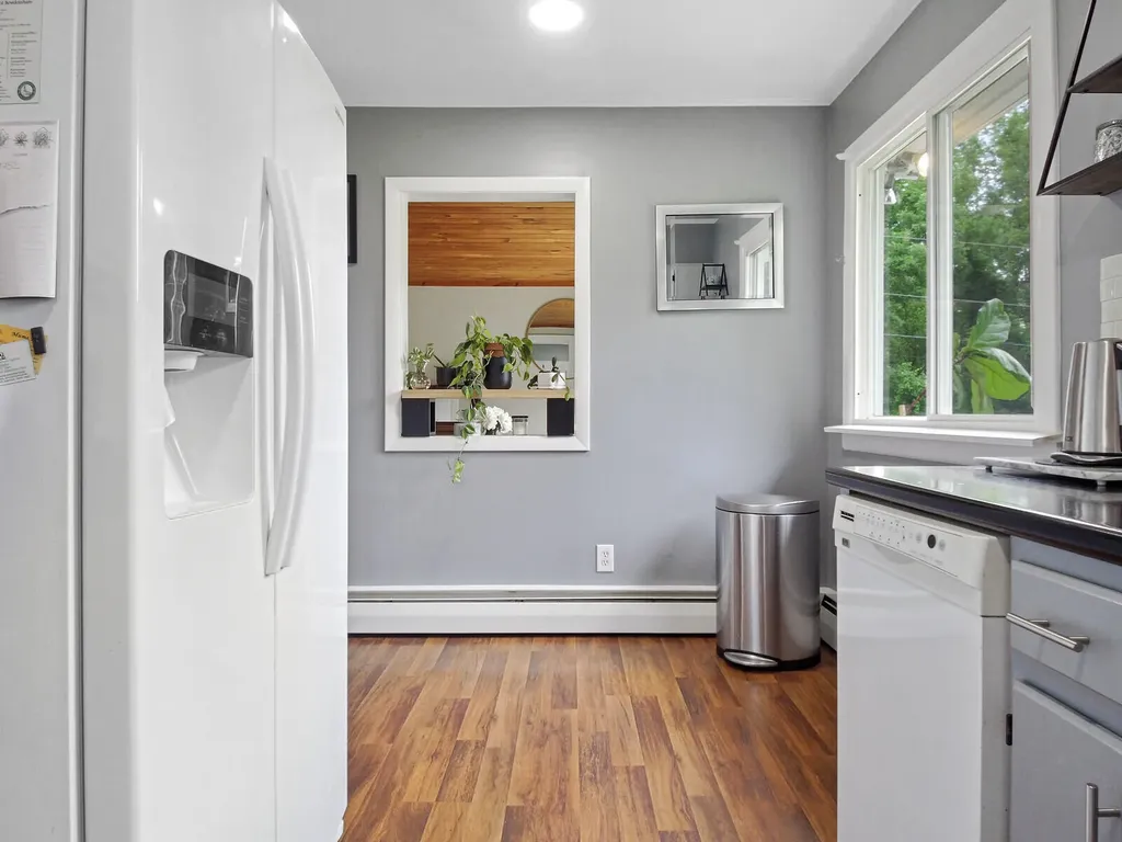 520 Bay Road Bowdoinham ME 04008