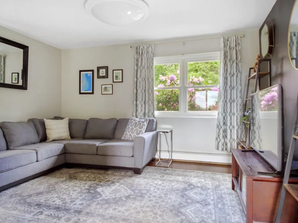 520 Bay Road Bowdoinham ME 04008