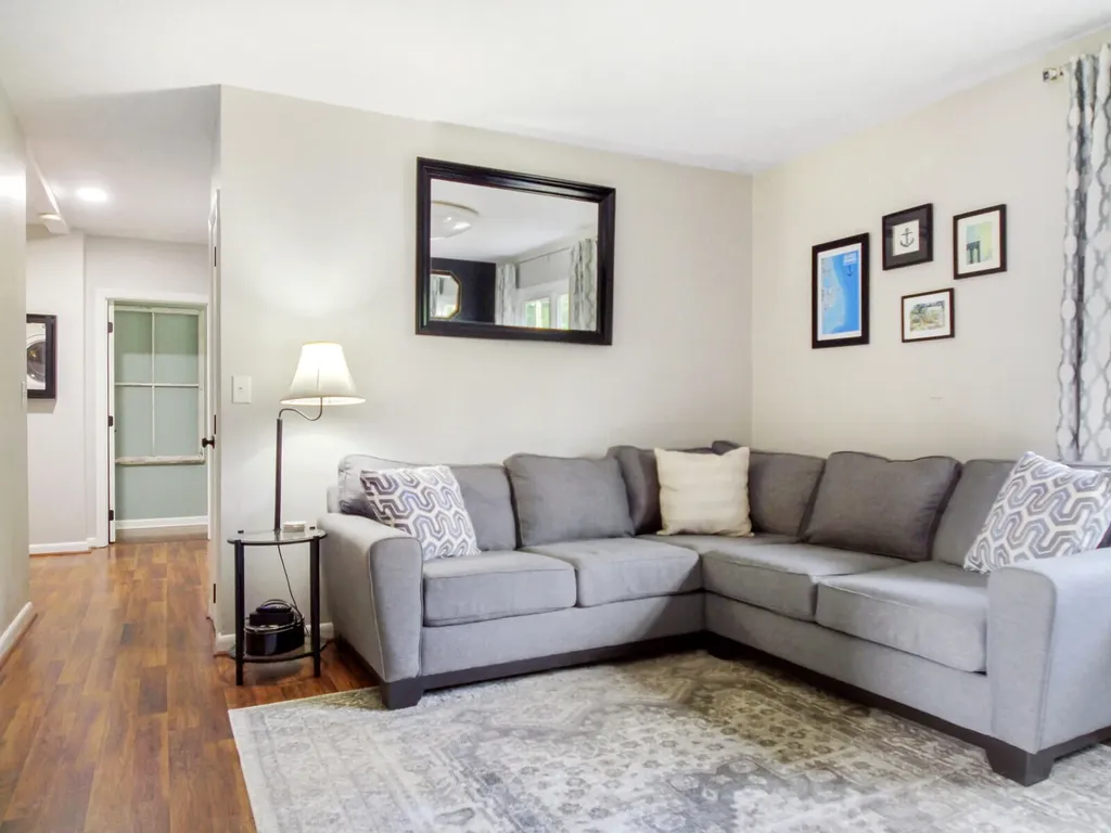 520 Bay Road Bowdoinham ME 04008