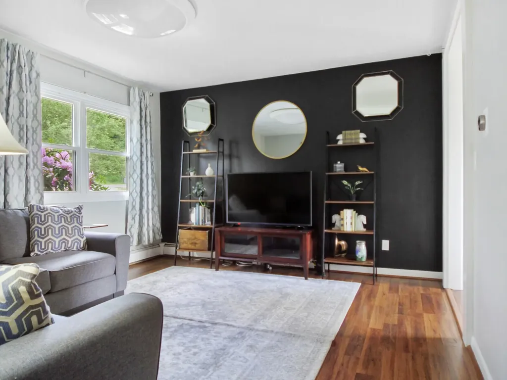 520 Bay Road Bowdoinham ME 04008
