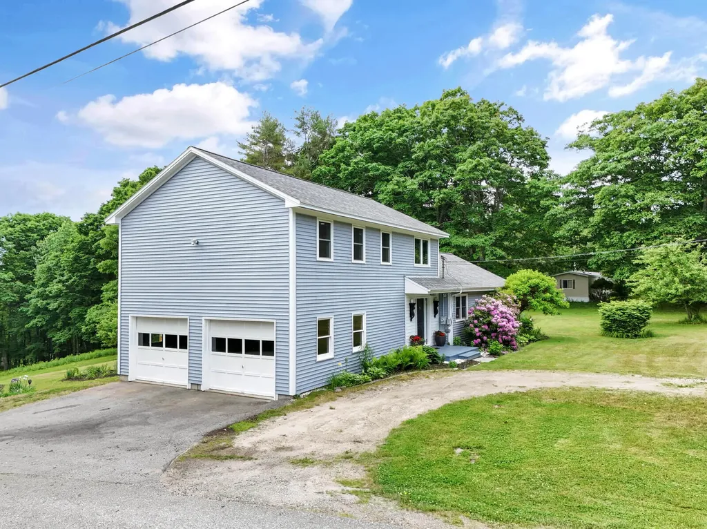 520 Bay Road Bowdoinham ME 04008
