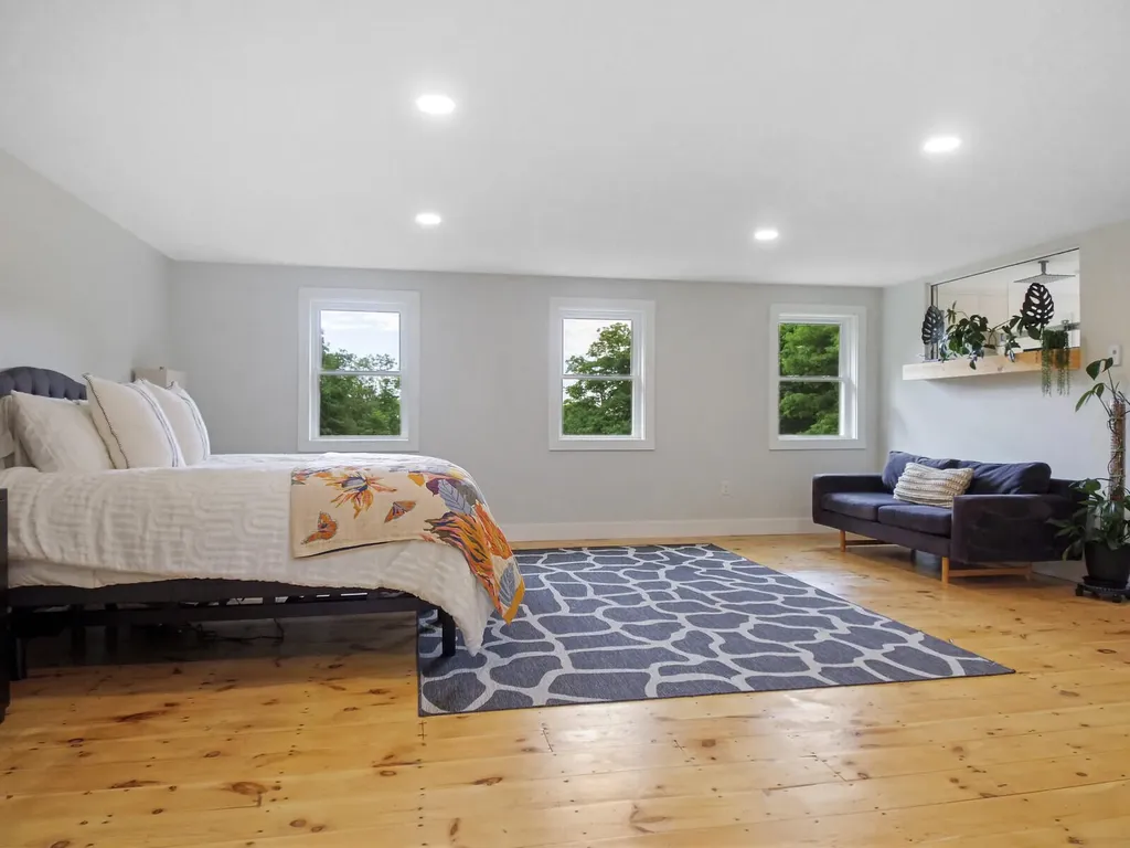 520 Bay Road Bowdoinham ME 04008