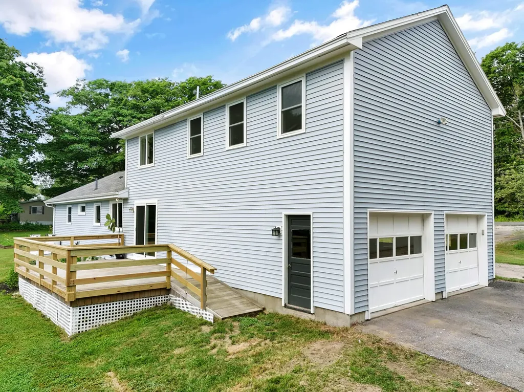520 Bay Road Bowdoinham ME 04008