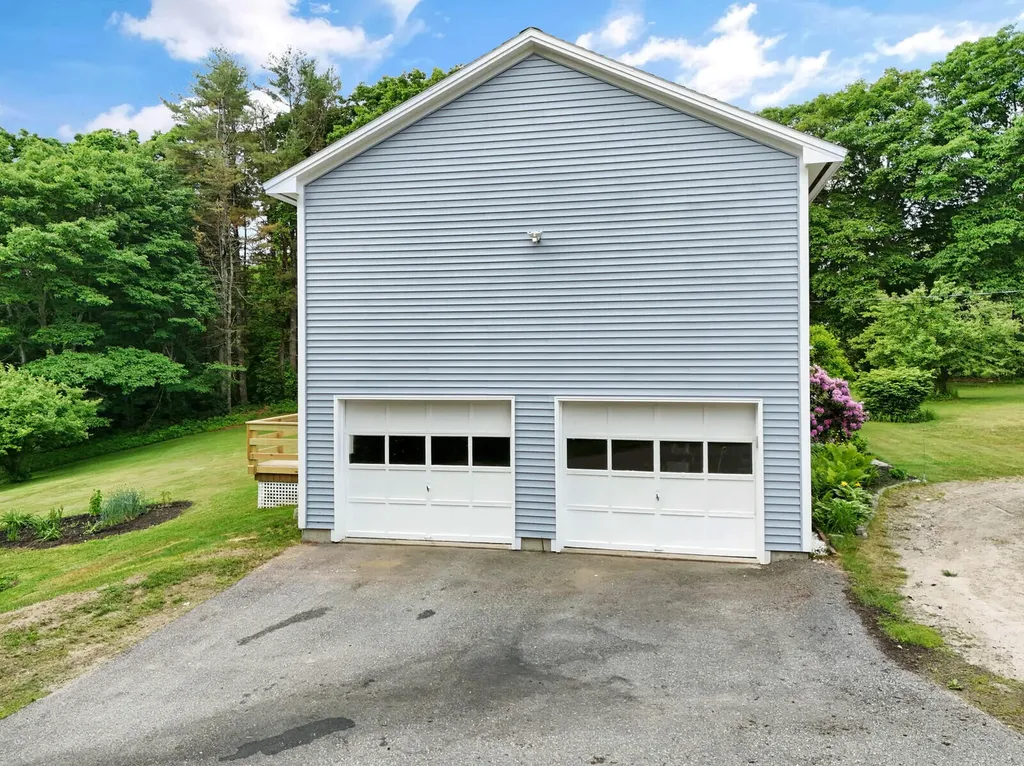 520 Bay Road Bowdoinham ME 04008