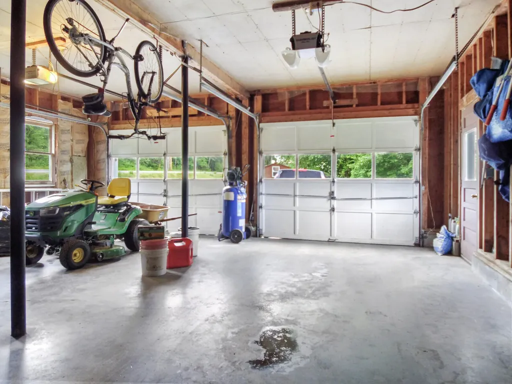 520 Bay Road Bowdoinham ME 04008