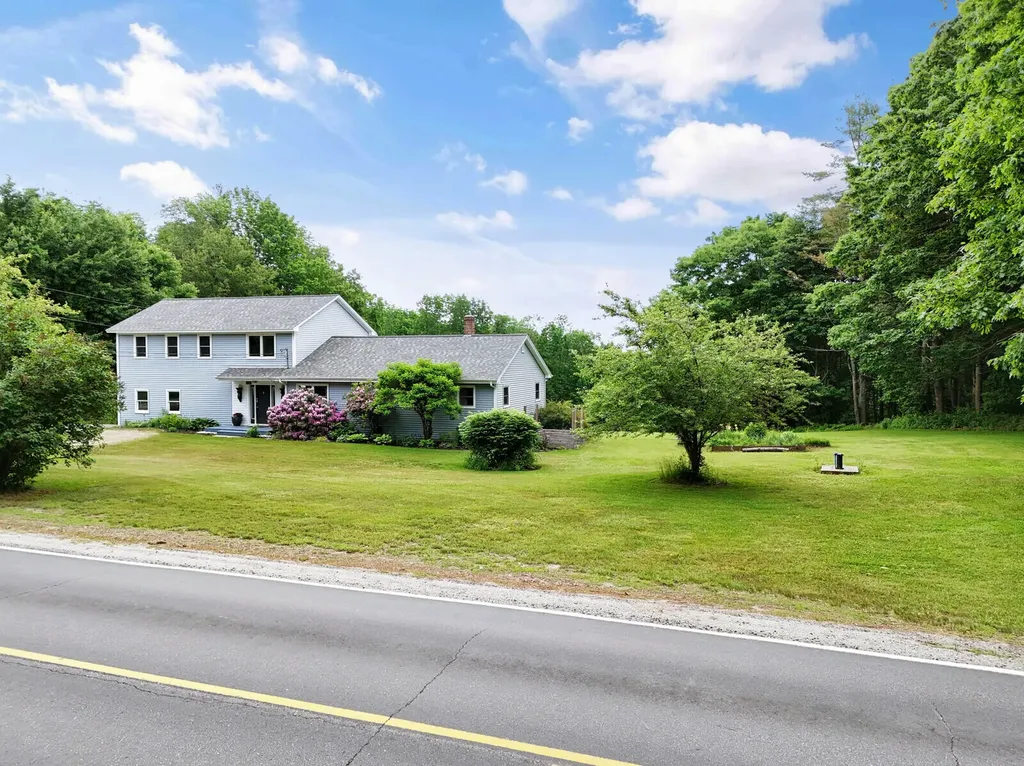 520 Bay Road Bowdoinham ME 04008