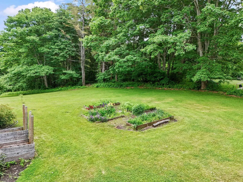 520 Bay Road Bowdoinham ME 04008