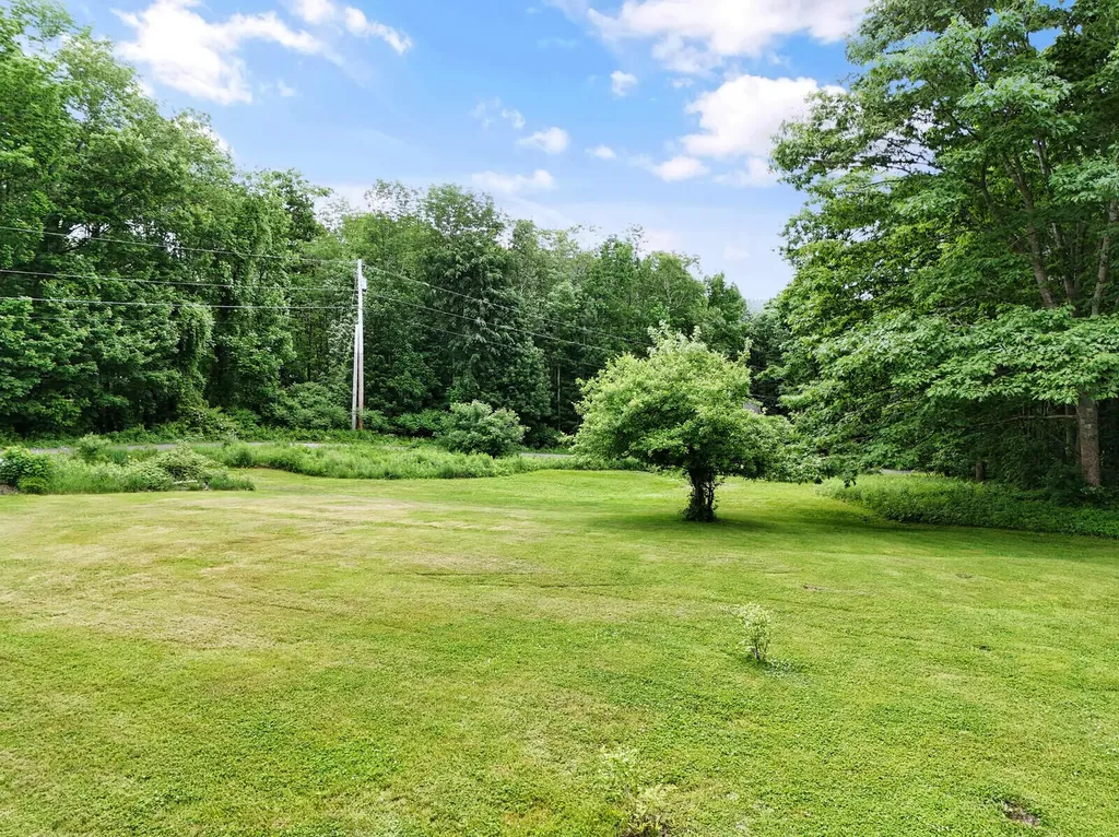 520 Bay Road Bowdoinham ME 04008