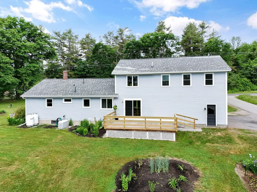 520 Bay Road Bowdoinham ME 04008