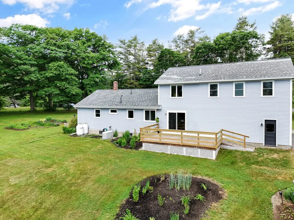 520 Bay Road Bowdoinham ME 04008