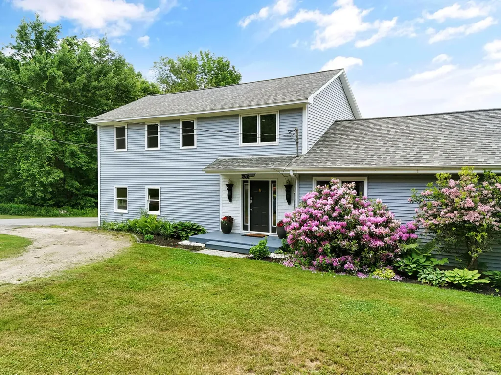 520 Bay Road Bowdoinham ME 04008
