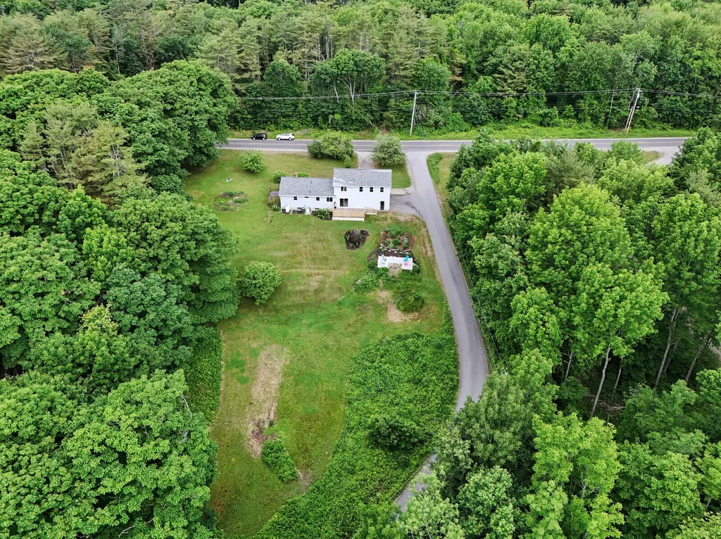520 Bay Road Bowdoinham ME 04008